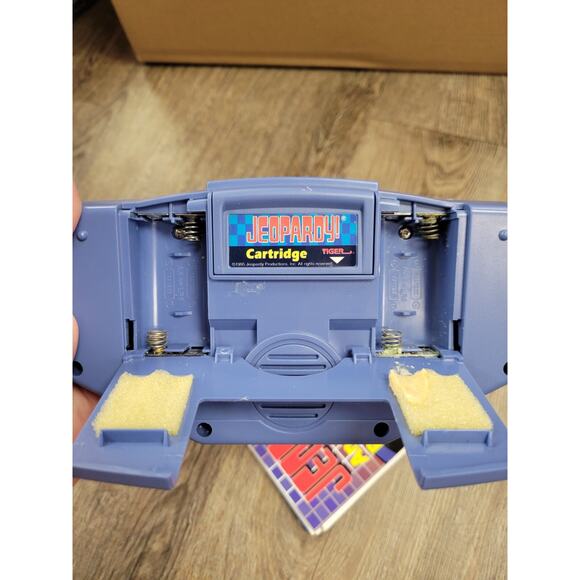 Tiger Electronics Handheld Jeopardy Game 7-581 Question Book Cartridge - Picture 5 of 7